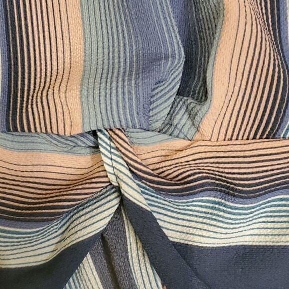 Candie's junior short sleeve wrap top - Picture 6 of 9